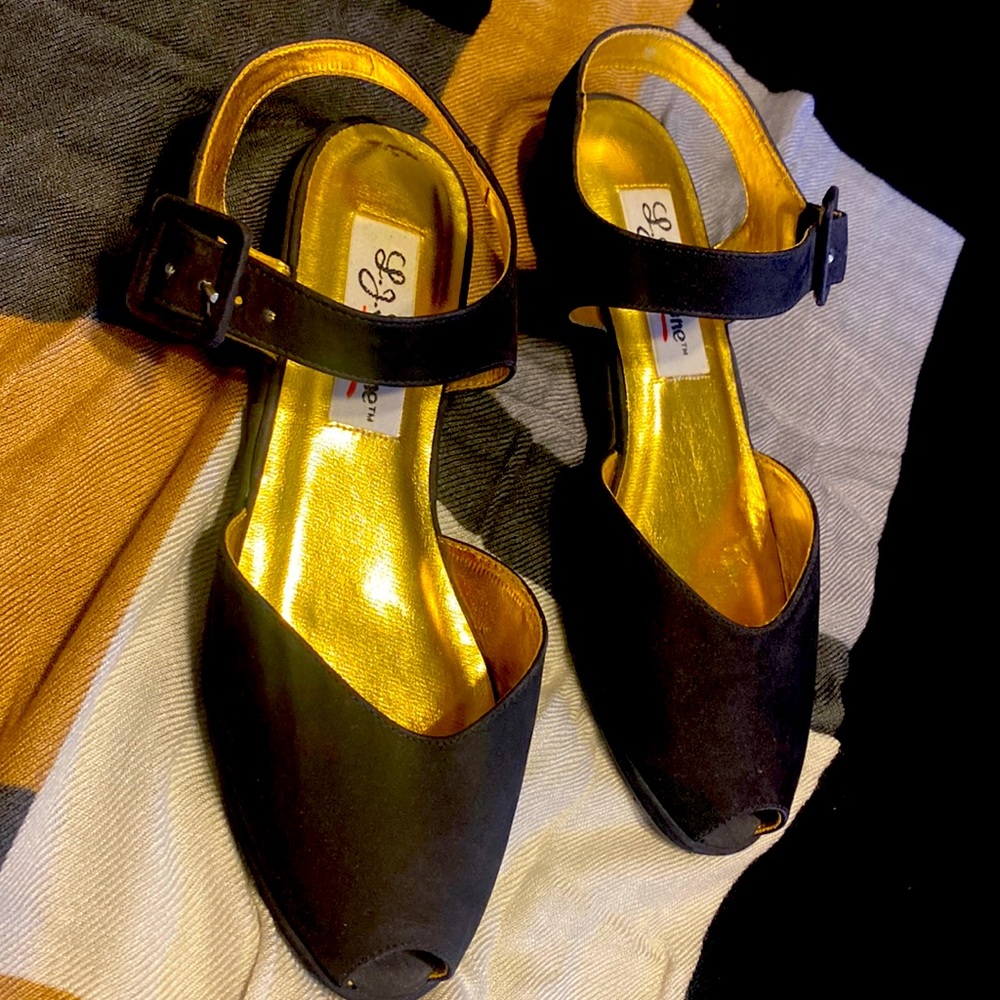vintage black suede L.J. SIMONE flats.Wore twice. Excellent condition.